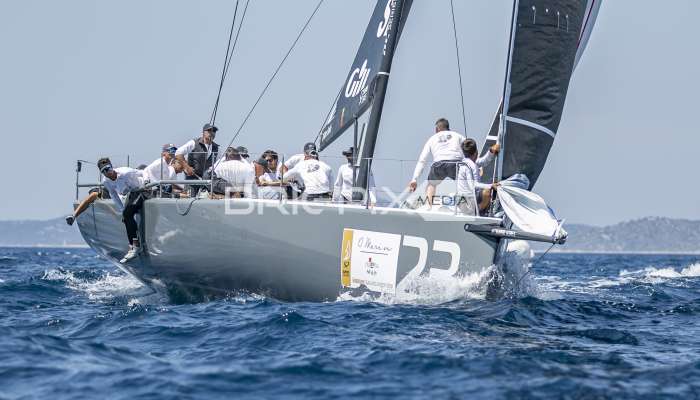 52 Super Series - 640