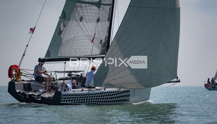 2szem_tokerulo - 2935