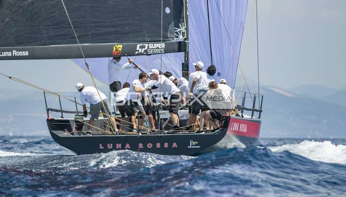 52 Super Series - 607