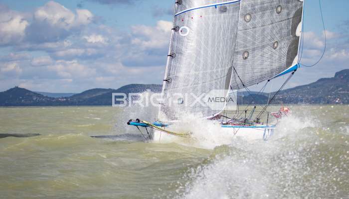 MOLegykezes2017 - 2300