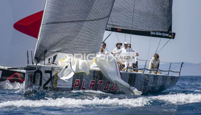 52 Super Series - 615
