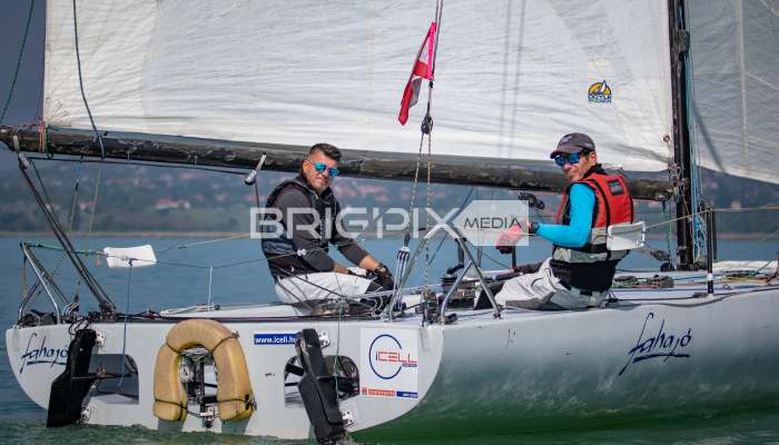 2szem_tokerulo - 2878