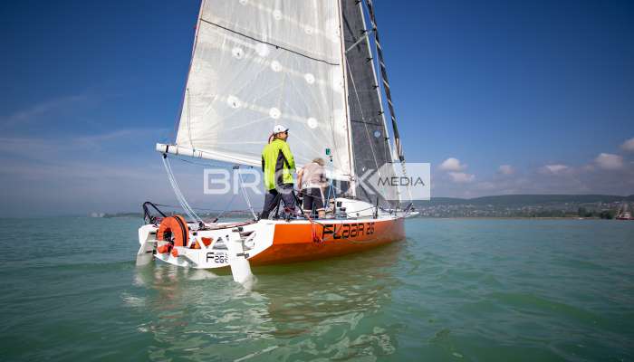 2szem_tokerulo - 2838