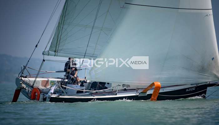 2szem_tokerulo - 2967