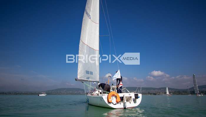 2szem_tokerulo - 2840