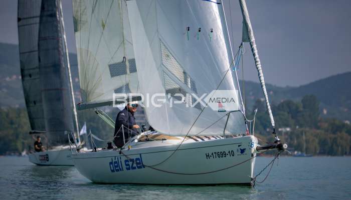 2szem_tokerulo - 2898