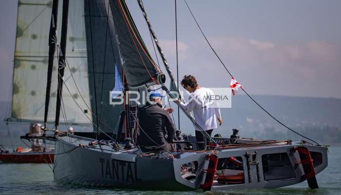 2szem_tokerulo - 2900