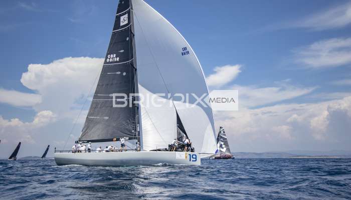52 Super Series - 573