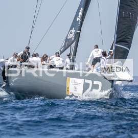 52 Super Series - 640